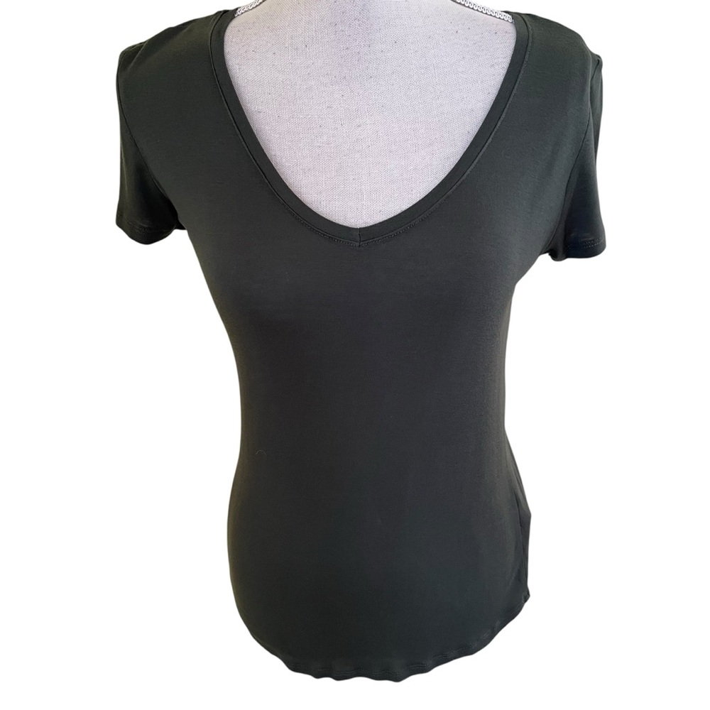 Paige V-Neck Short Sleeve "Lynnia" No Pocket Tee XS